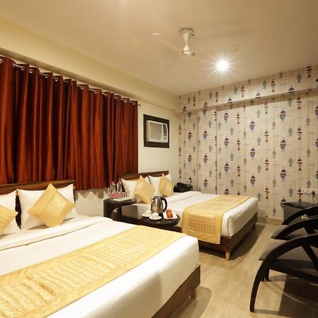 Hotel Classic Plaza At Delhi Airport Ню Делхи Екстериор снимка