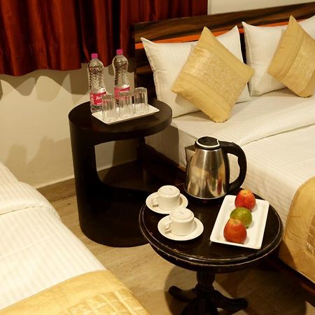 Hotel Classic Plaza At Delhi Airport Ню Делхи Екстериор снимка
