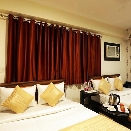 Hotel Classic Plaza At Delhi Airport Ню Делхи Екстериор снимка