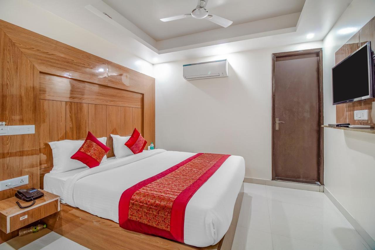 Hotel Classic Plaza At Delhi Airport Ню Делхи Екстериор снимка