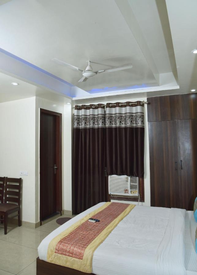 Hotel Classic Plaza At Delhi Airport Ню Делхи Екстериор снимка