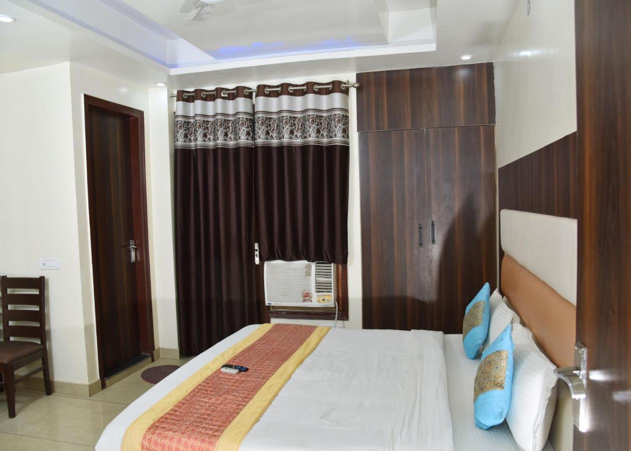 Hotel Classic Plaza At Delhi Airport Ню Делхи Екстериор снимка