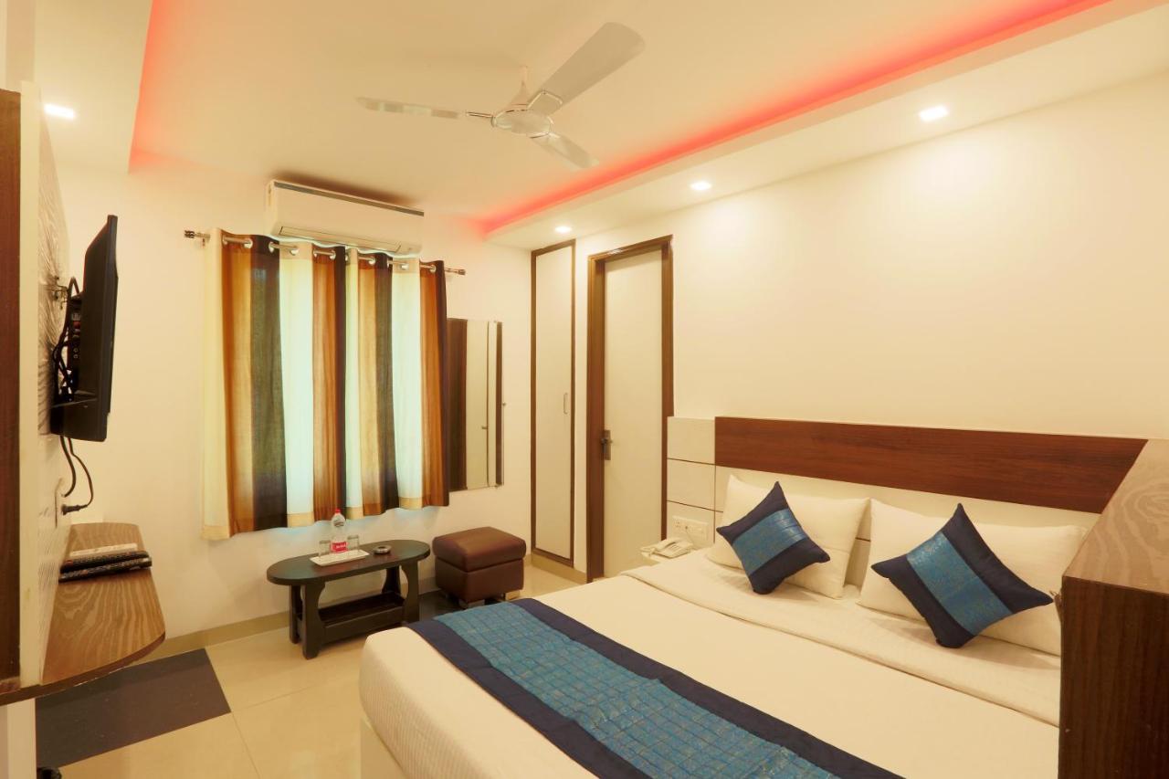 Hotel Classic Plaza At Delhi Airport Ню Делхи Екстериор снимка