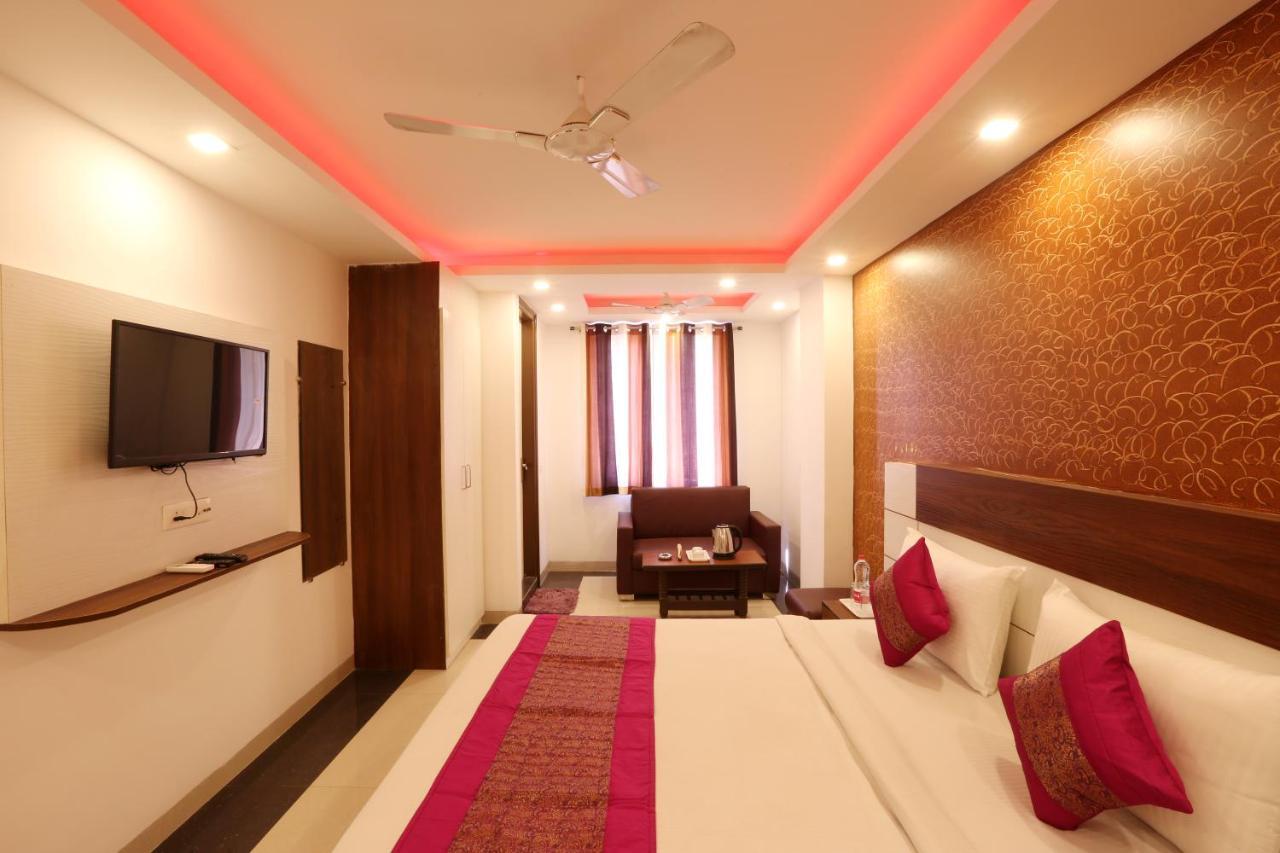 Hotel Classic Plaza At Delhi Airport Ню Делхи Екстериор снимка