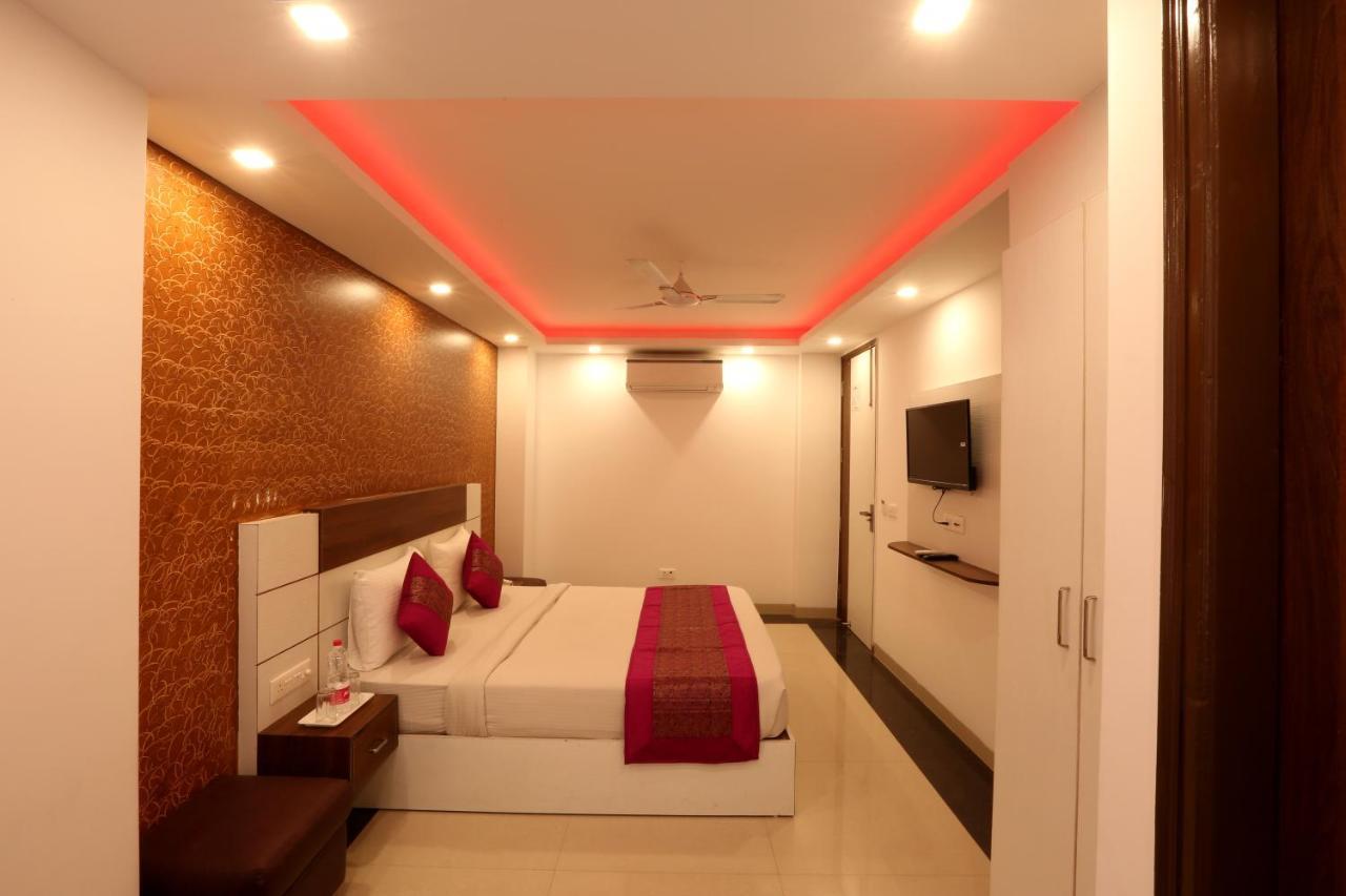 Hotel Classic Plaza At Delhi Airport Ню Делхи Екстериор снимка