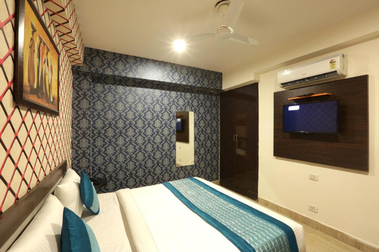Hotel Classic Plaza At Delhi Airport Ню Делхи Екстериор снимка