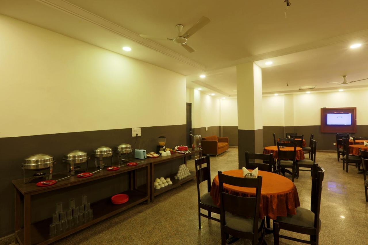 Hotel Classic Plaza At Delhi Airport Ню Делхи Екстериор снимка